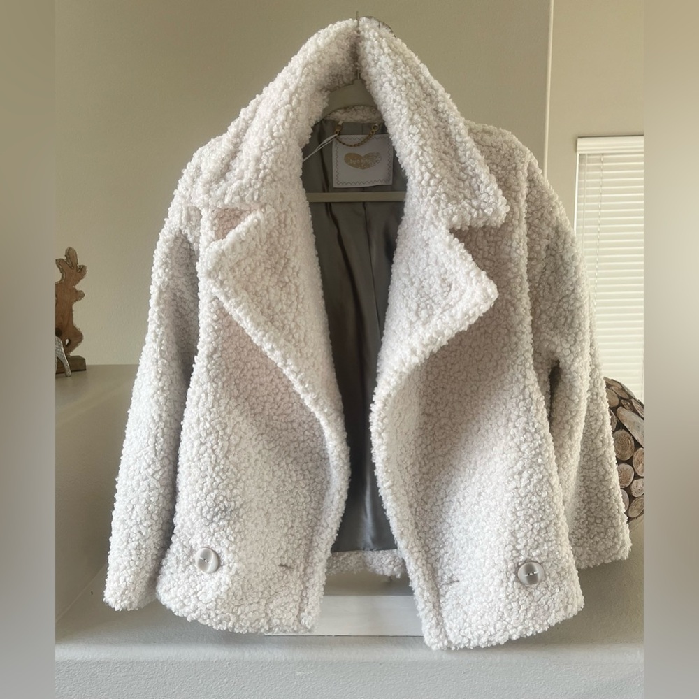 European Boutique NWT Sherpa Jacket size universal oversized - Picture 3 of 9